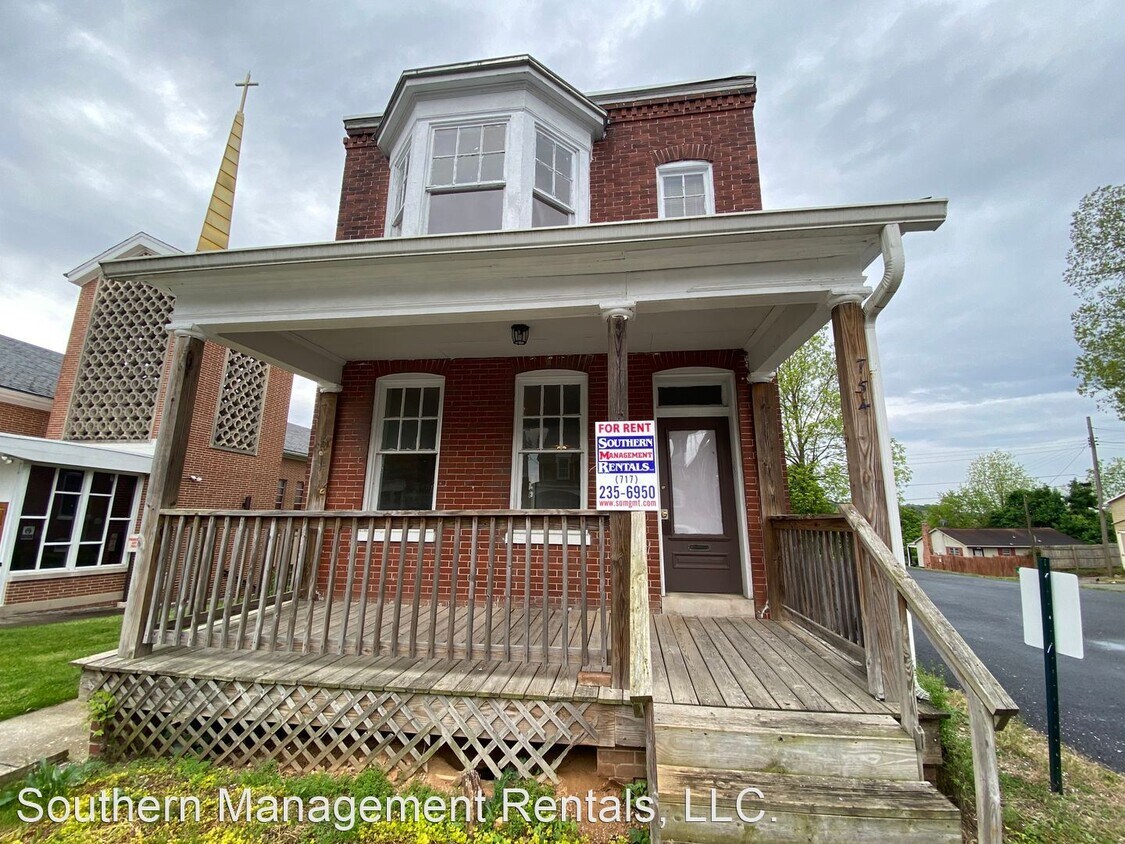 Primary Photo - 3 br, 1.5 bath House - 754 W Locust St