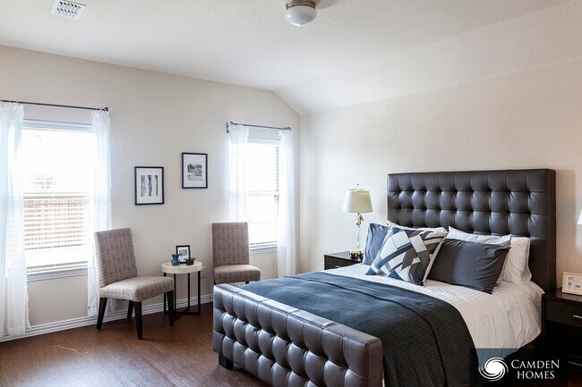 Foto del edificio - 1475 Waterview Dr