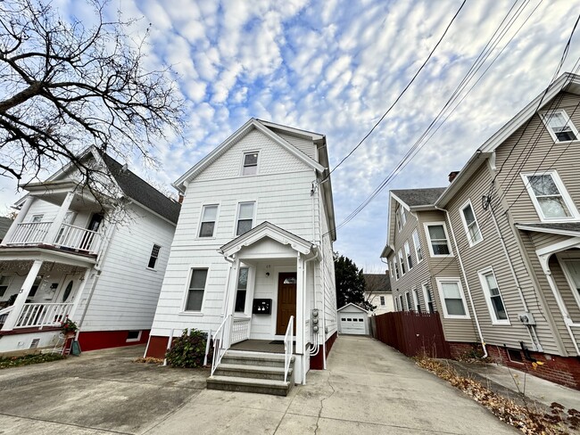 Building Photo - 69 Church St