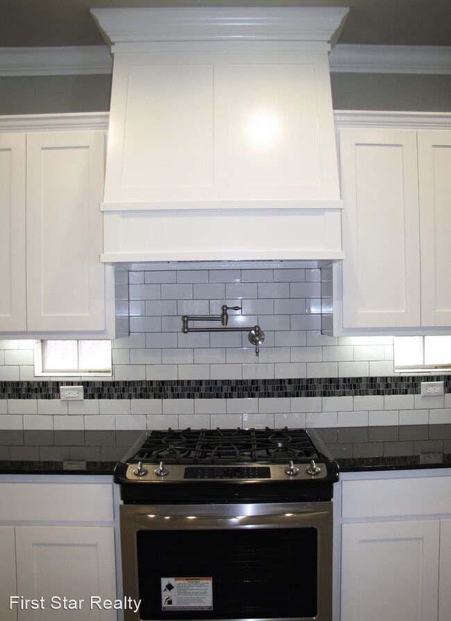 Building Photo - 4 br, 2.5 bath House - 545 N Salem Rd