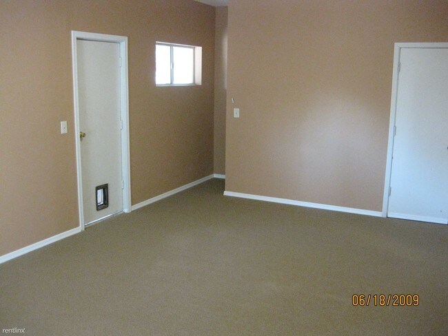 Building Photo - 125 Table Top Rd