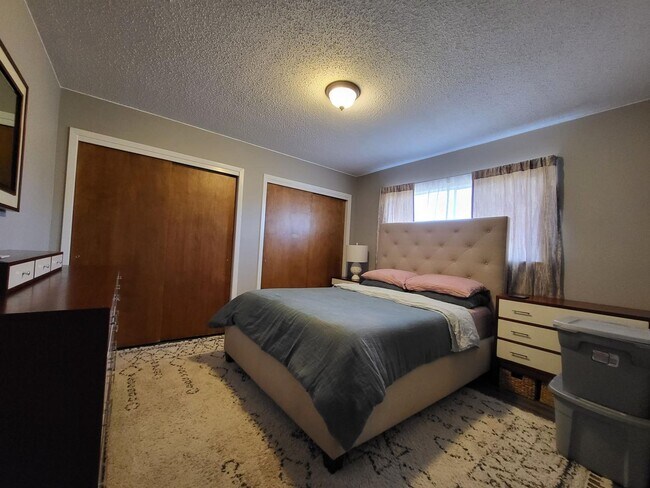 Foto del edificio - Great home on a corner lot