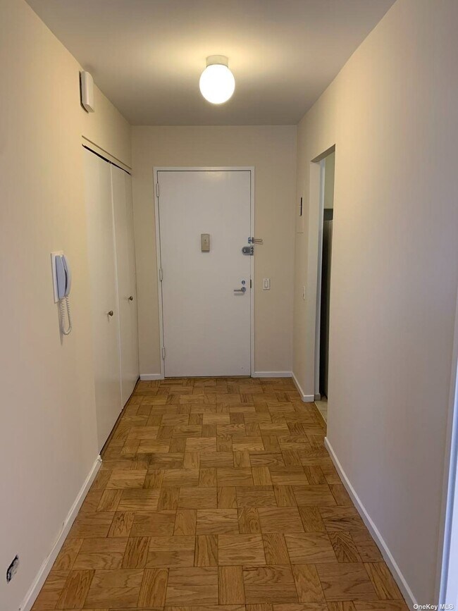 Foto del edificio - 311 E 38th St