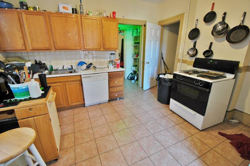 Primary Photo - 115 Gainsborough St