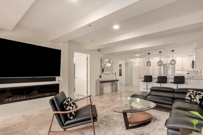 Foto del edificio - 7131 E Rancho Vista Dr