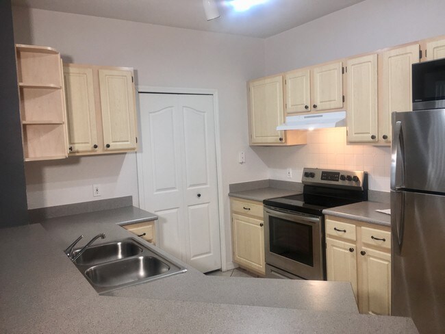 Foto del edificio - 5517 Legacy Crescent Pl