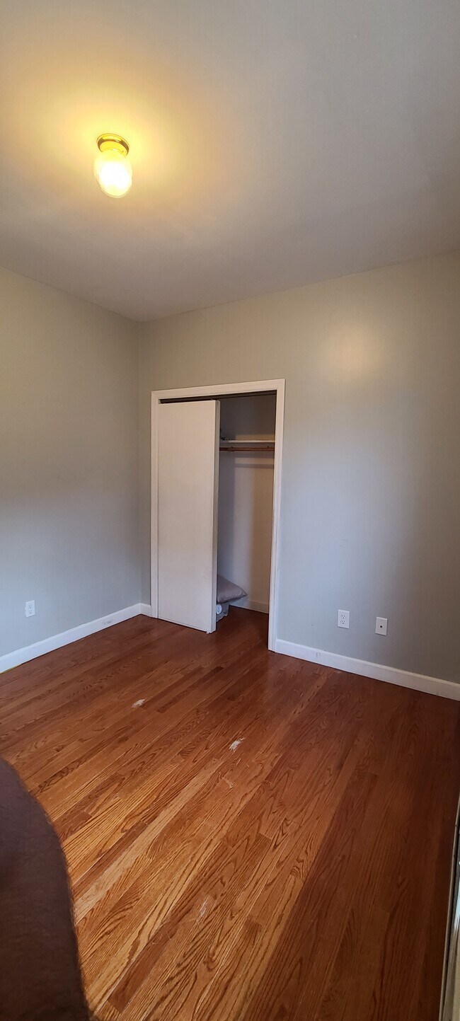 216 Devon St Unit 2nd Floor, Kearny, NJ 07032 Apartments in Kearny