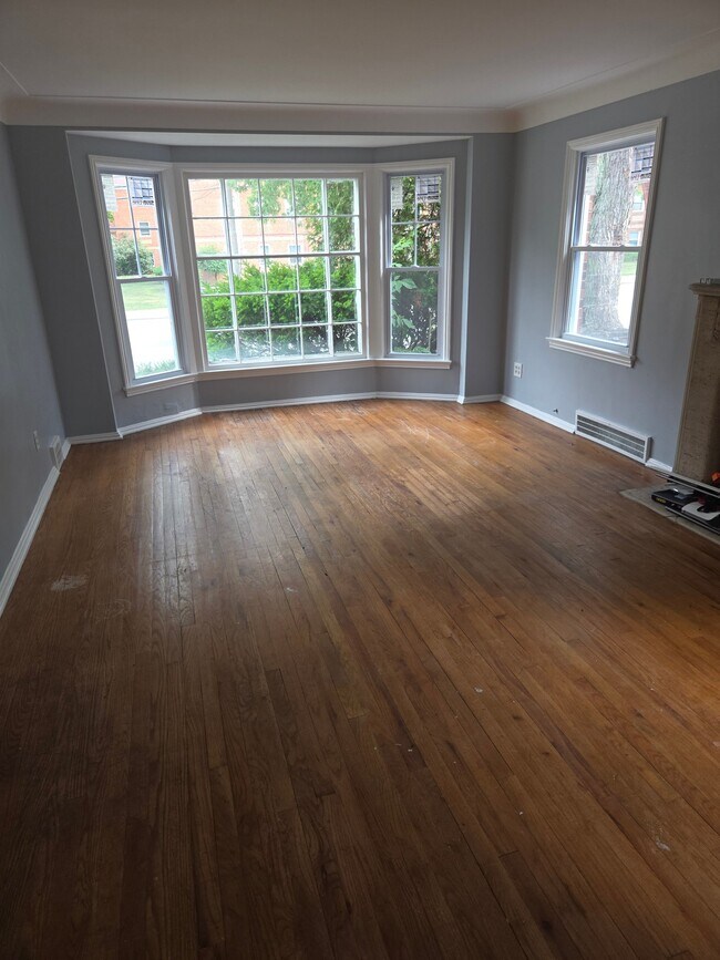 Foto del edificio - 13816 Cedar Rd