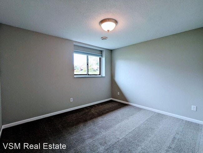 Building Photo - 2 br, 2 bath House - 2290 12th Ave E