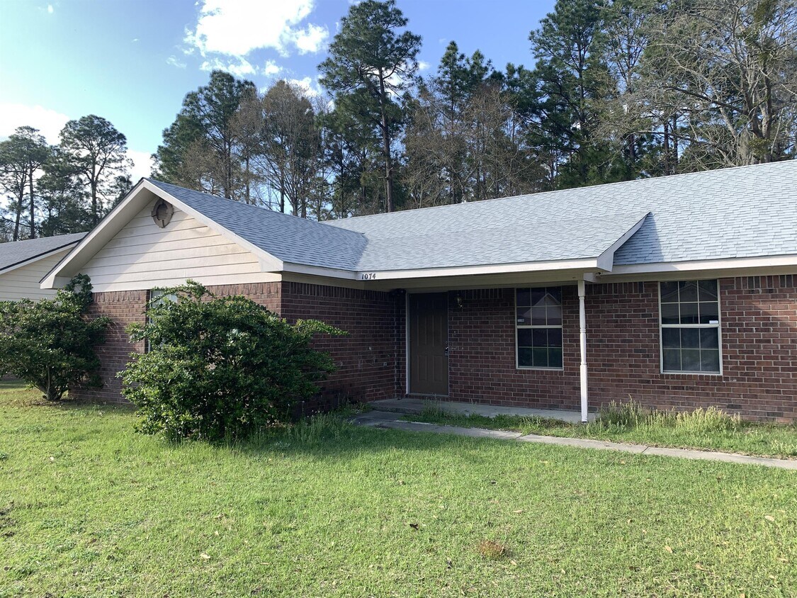 Building Photo - 1074 Desert Shield St