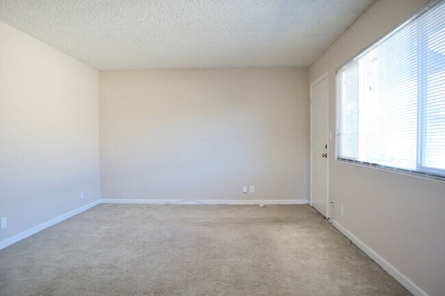 Building Photo - 33947 13th St, Union City (Decoto)