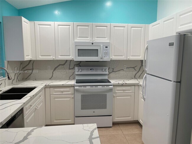Foto del edificio - 17833 43rd Rd N