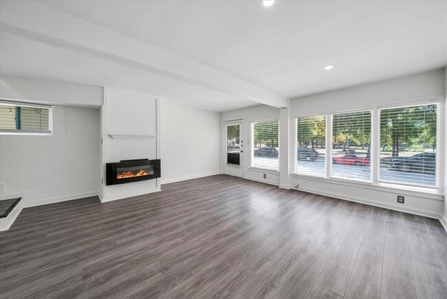 Building Photo - 2904 Harris Park Ave