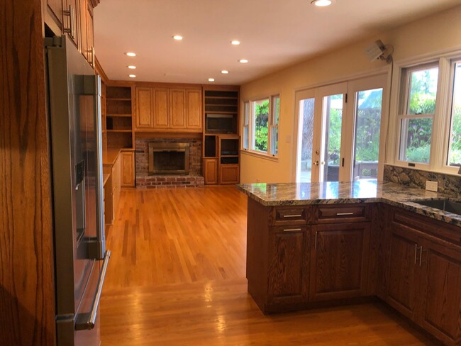 Building Photo - 893 Appaloosa Dr