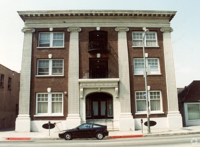 Building Photo - 2520 W 7th St