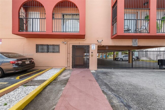 Foto del edificio - 420 NW 12th Ave