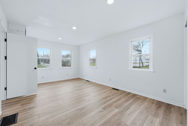 Foto del edificio - Freshly Updated 3BR Home with Garage & Carport