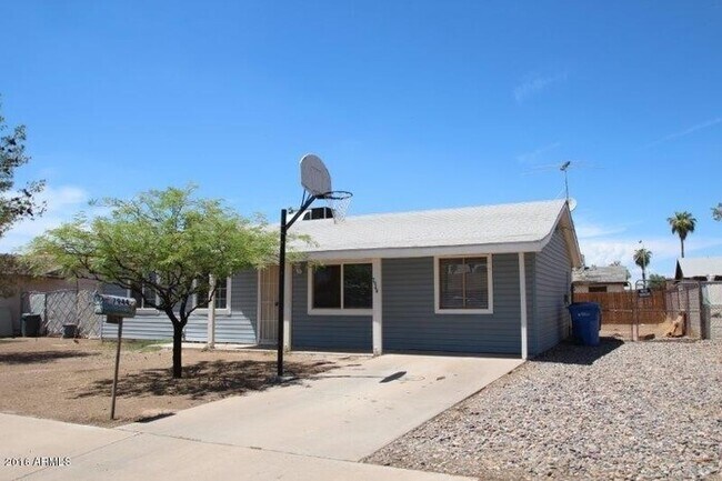Foto del edificio - Spacious and Beautiful 4 bedroom/ 2 bath H...