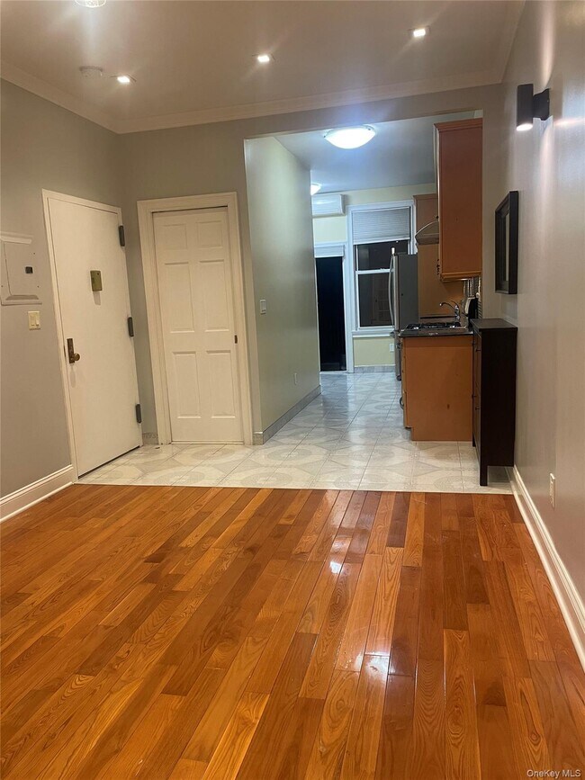 Foto del edificio - 72-31 68th St