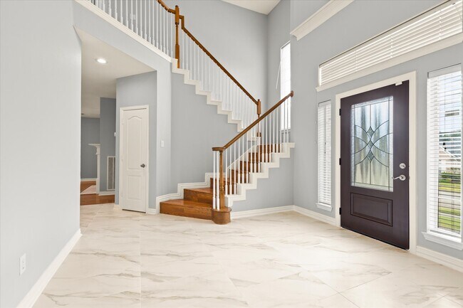 Building Photo - 8813 High Meadows Dr