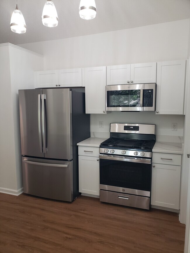 Foto del edificio - 145 Round Keep Ln