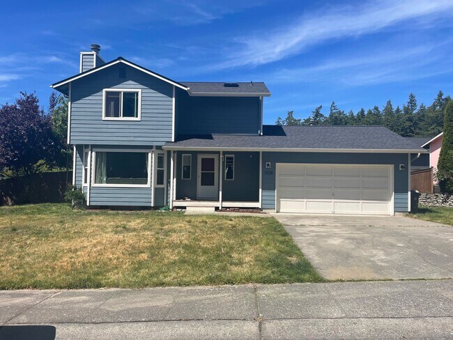 Building Photo - Lovely 3 Bedroom Home Close to Parks and Schools