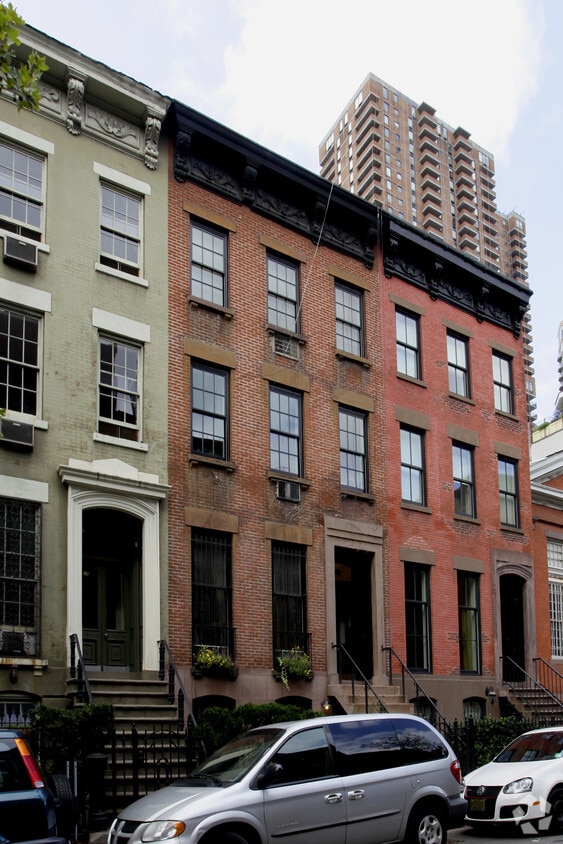 Primary Photo - 428 W 44th St