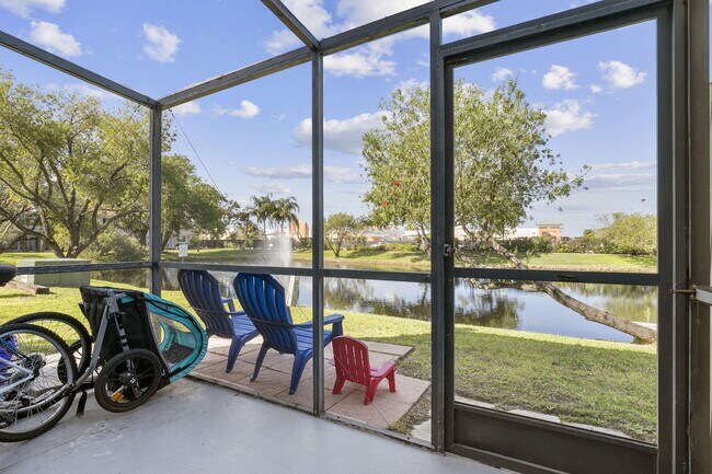 Building Photo - 209 Old English Dr