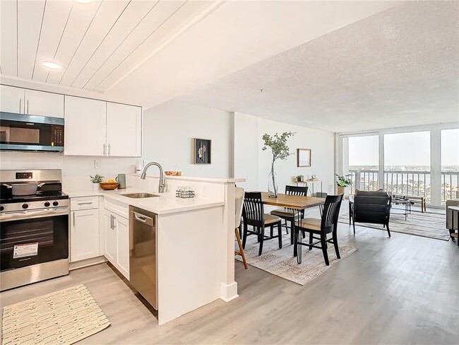 Building Photo - 400 Island Way