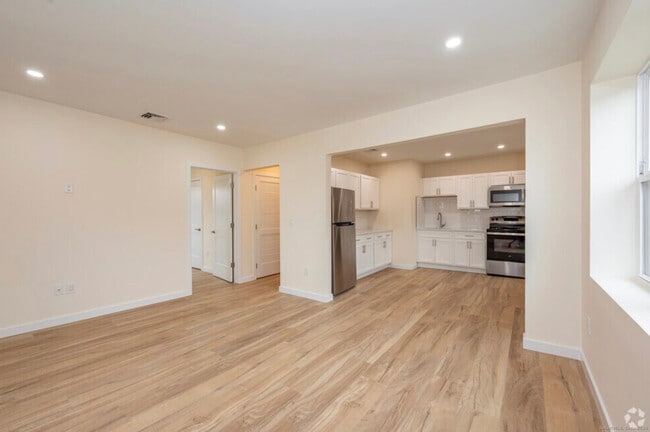 Building Photo - 141 Bridge St