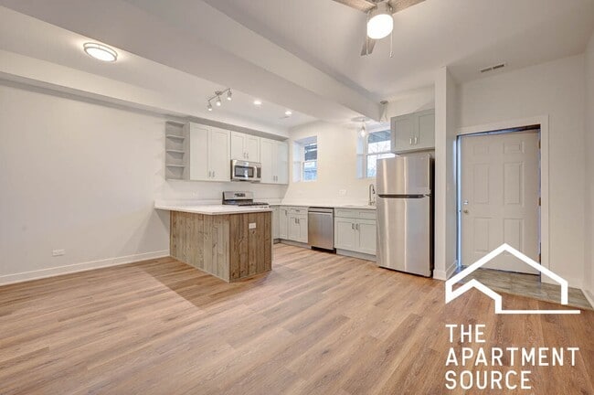Foto del edificio - 1142 W 17th Pl