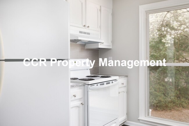 Building Photo - Newly Renovated 3 Bedroom Single Family Ho...