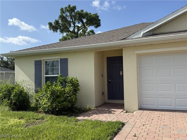 Foto del edificio - 1108 NE 36th Ln