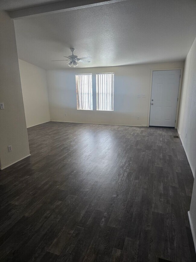 Foto del edificio - 1915 N Park Ave