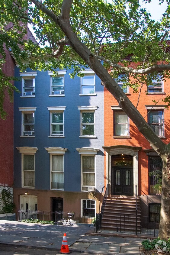 Foto del edificio - 130 W 11TH St