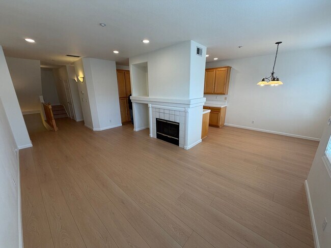 Foto del edificio - Dublin The Vineyards, 3 Bed 3 bath, Community Pool, Greenbelt, Close to 580 and BART