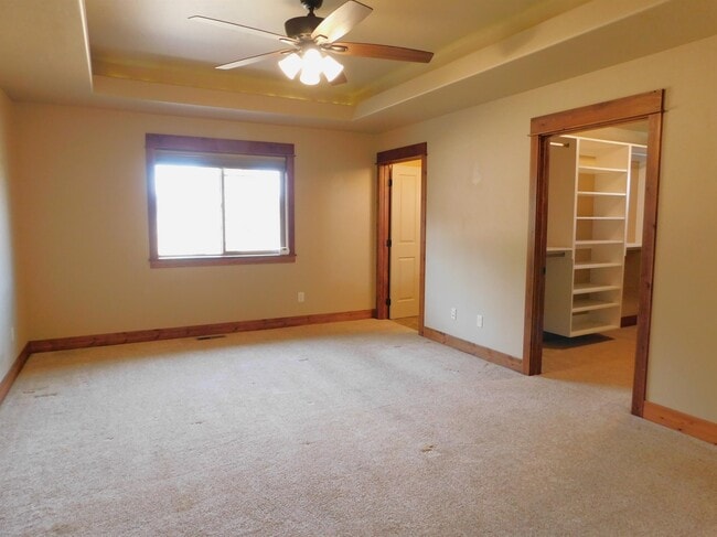 Building Photo - 117 Whispering Meadows Trail