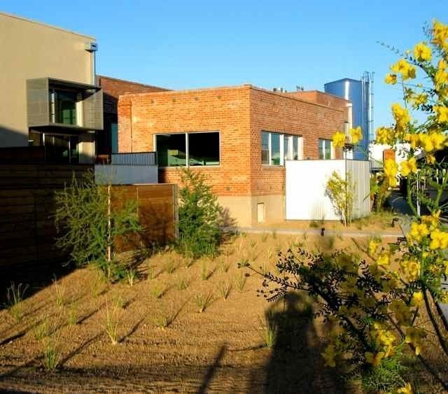 Foto del edificio - 1001 E 17th St