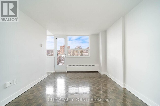 Photo du bâtiment - 1500 Bathurst St