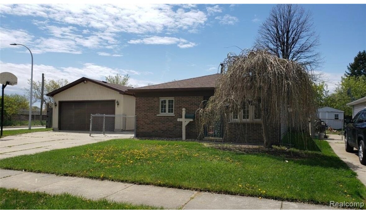Foto del edificio - 27073 Maywood St