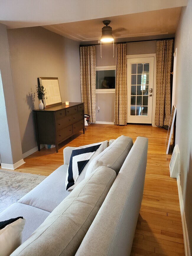 Foto del edificio - 3004 taylor st ne