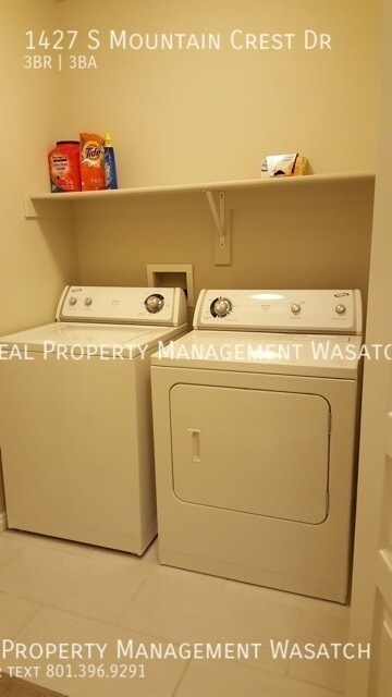 Building Photo - Beautiful Olympia Ivory Town Home