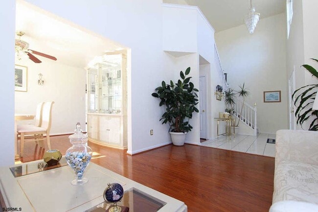 Building Photo - 2559 Ridge Ave