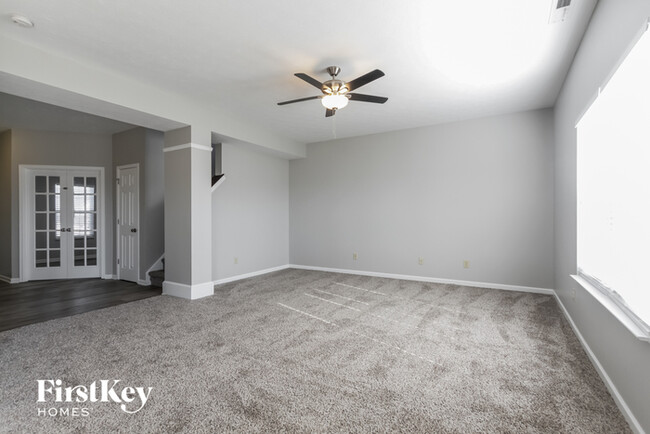 Building Photo - 665 Loon Ln
