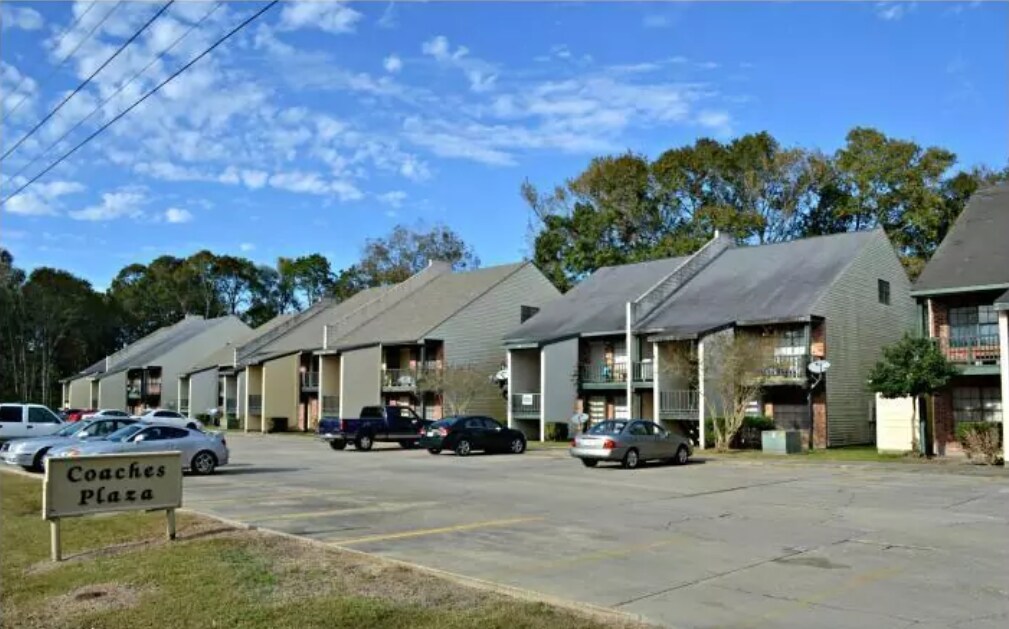 Primary Photo - 136 N Meyers Dr