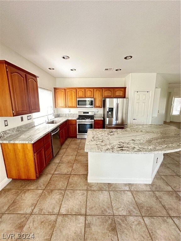 Building Photo - 804 Royal Elm Ln