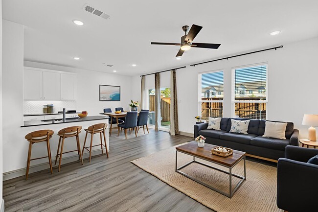 Foto del edificio - 1320 Hill Country Pl