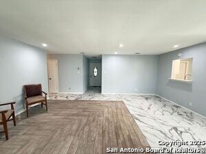 Foto del edificio - 5214 Gordon Cooper Dr