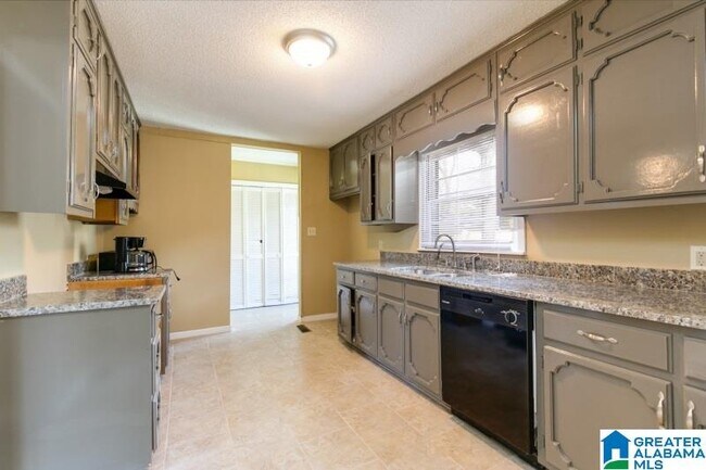 Building Photo - 500 Tupelo Rd