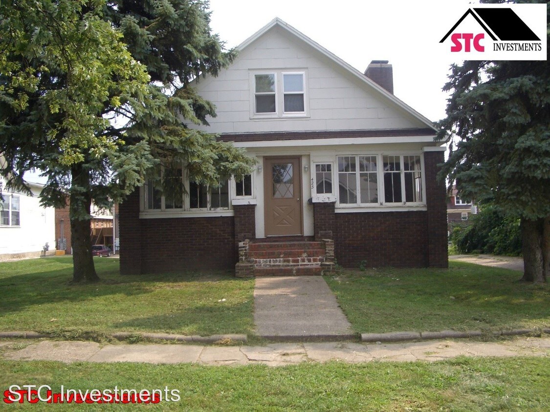 Primary Photo - 5 br, 2 bath House - 423 W. Wheeler